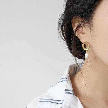 Anarshied pearl earrings