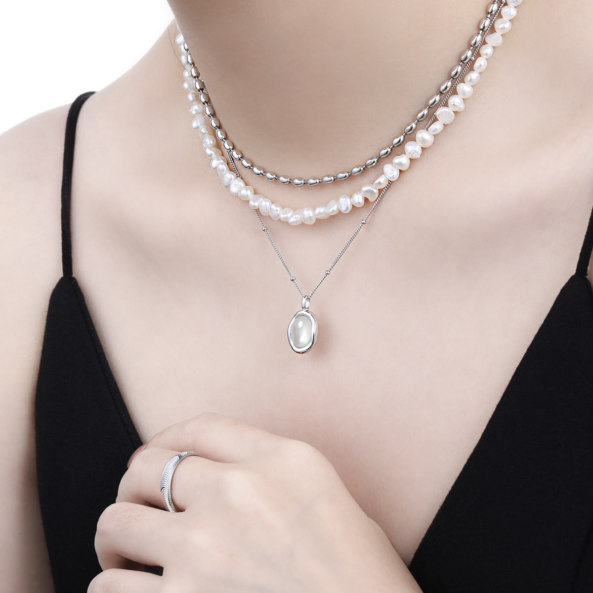 Negar Ovarl White Shell 925 Sterling Silver Necklace