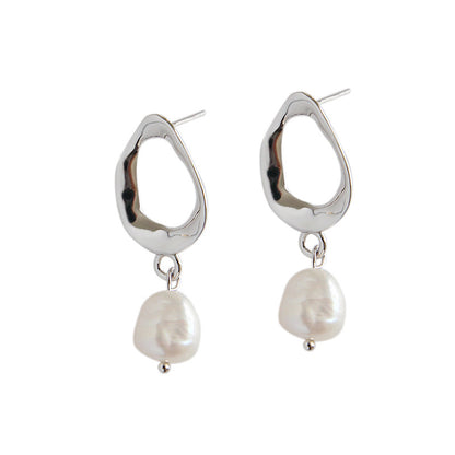 Anarshied pearl earrings