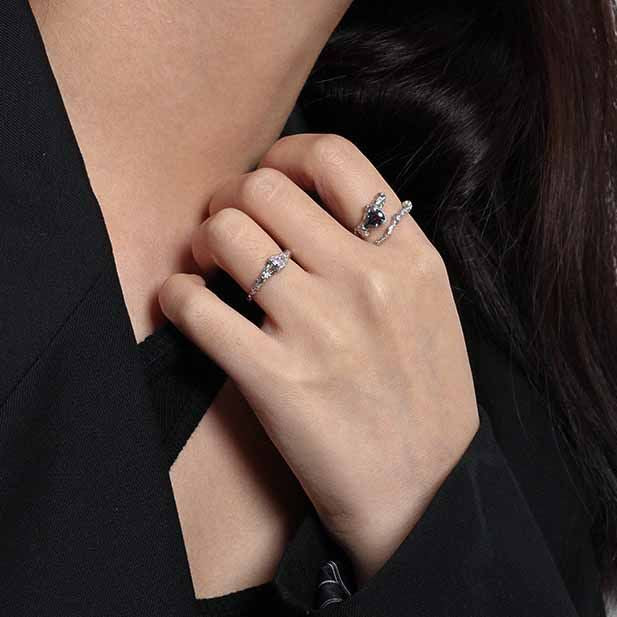 Maar Black Waterdrop Silver Ring